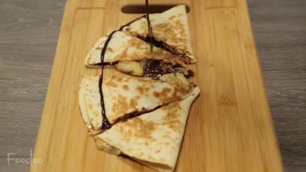 Peanut Butter Quesadillas | كاسادياس بالشوكولا و زبدة الفستق