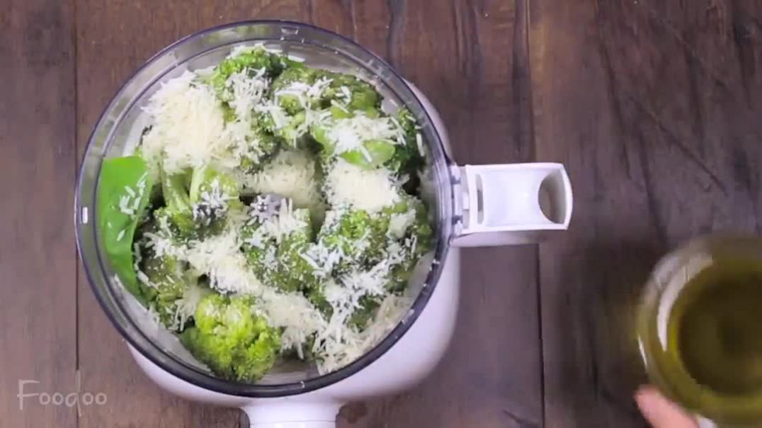 Roasted Garlic Broccoli Dip | قرنبيط أخضر محمص مثوم